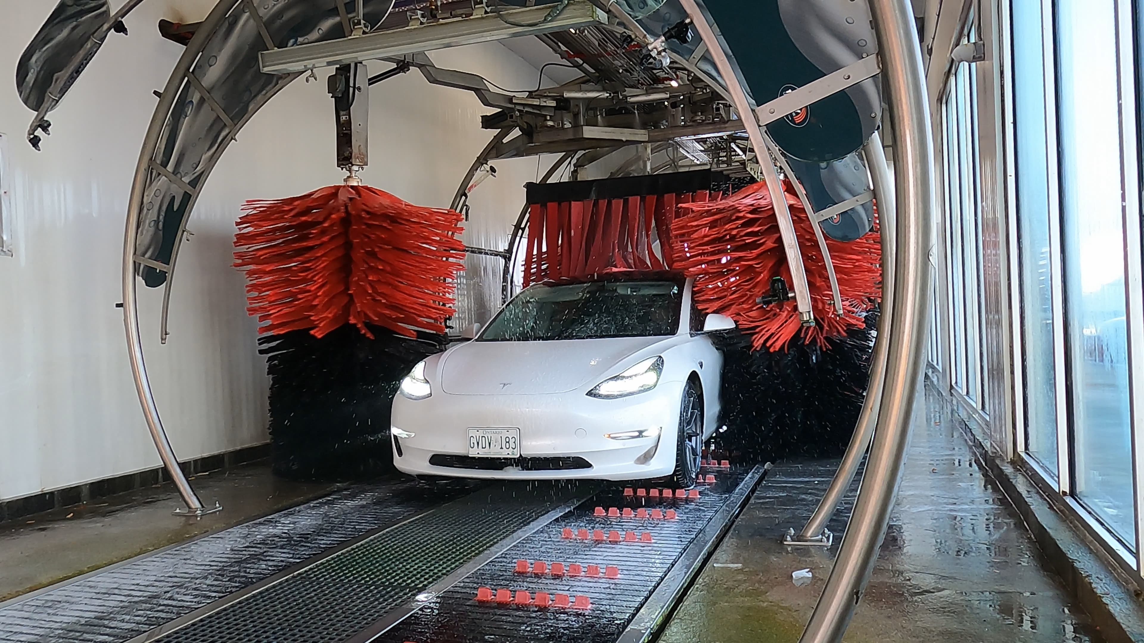 7 Signs Your Car Needs a Winter Wash Right Now